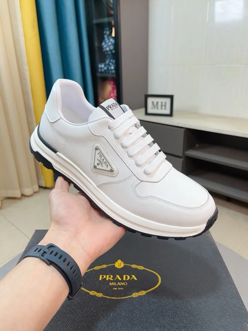 Men's shoes 💰420🌹🌹High-quality new Prada counters are launched simultaneously. The new men's shoes and 😘fabrics are selected from imported mesh and glue-spraying technology. Imported cowhide lining. 👍🏿High-end☄️Open-molded non-slip rubber outsole, exquisite lines, simple and elegant, comfortable and high-end for leisure travel. Code number: 38 to 44
